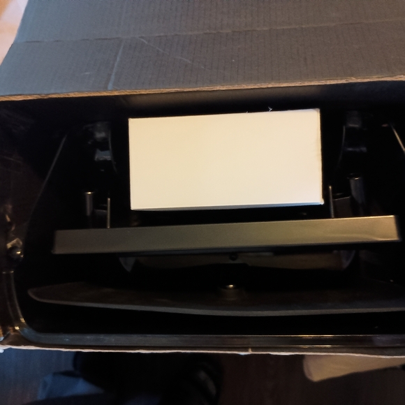 NIB Tesla magnetic under screen storage organizer - Picture 11 of 13